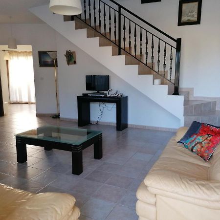 Avra Family Maisonettes Polis Luaran gambar