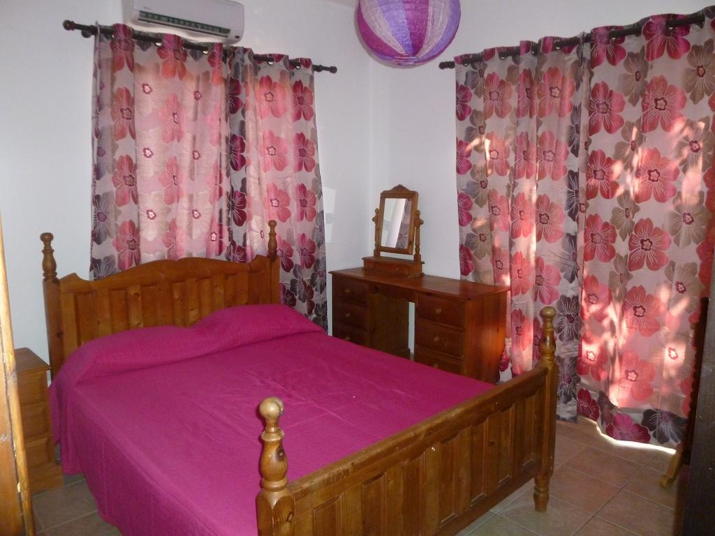 Avra Family Maisonettes Polis Luaran gambar